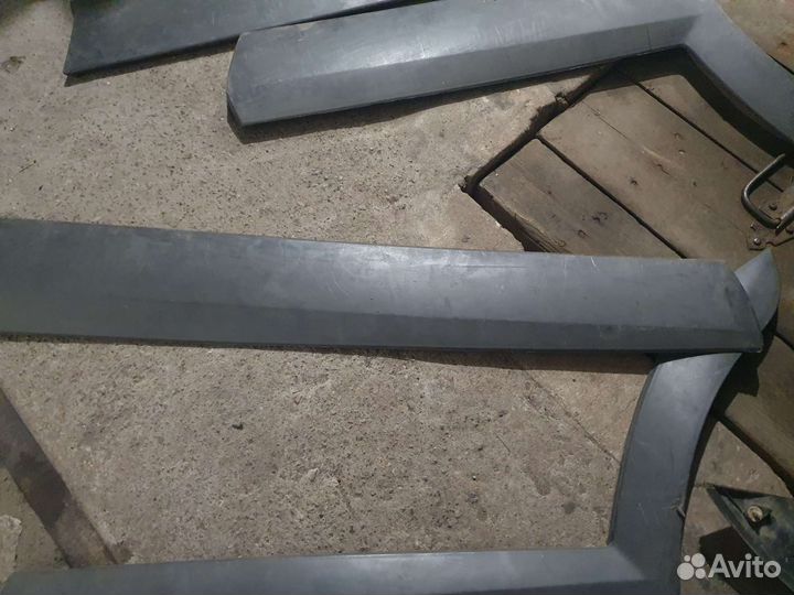 Комплект молдингов Pontiac Vibe