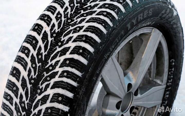 Nokian Tyres Hakkapeliitta 9 SUV 215/65 R16 102T
