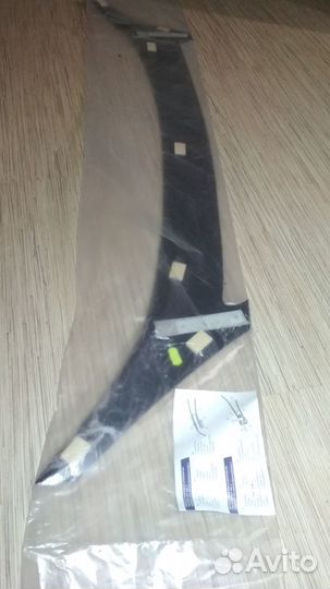 Дефлектор капота