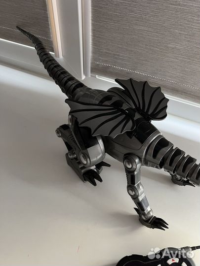 Динозавр робот