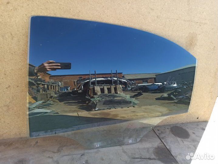 Стекло заднее левое Chevrolet Aveo T250 2005-2011