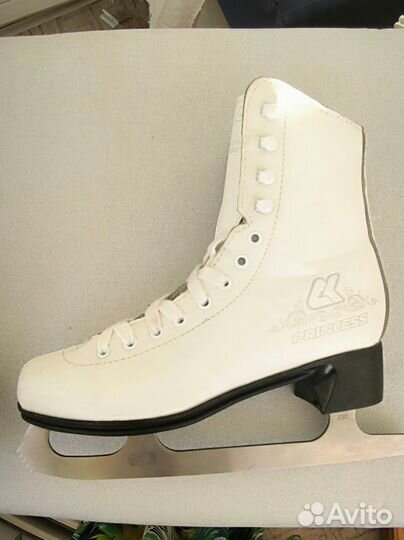 Коньки женские 36 р-р