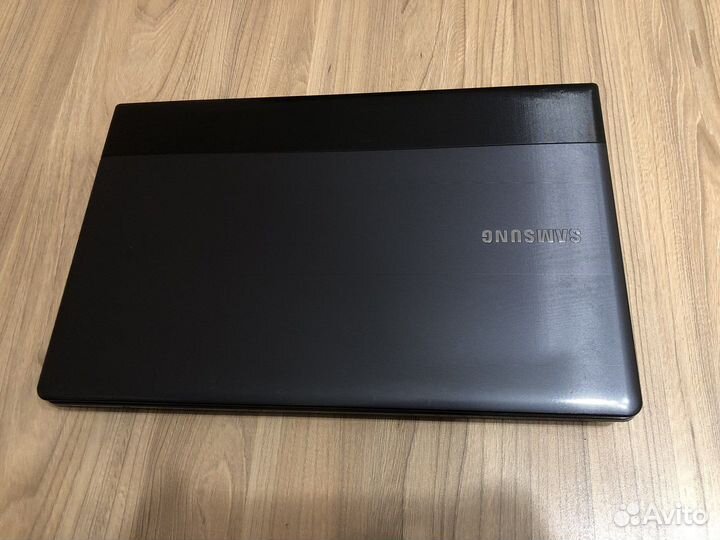 Ноутбук Samsung NP300E5A