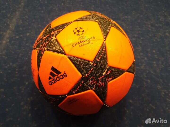 Футбольный мяч adidas лига чемпионов