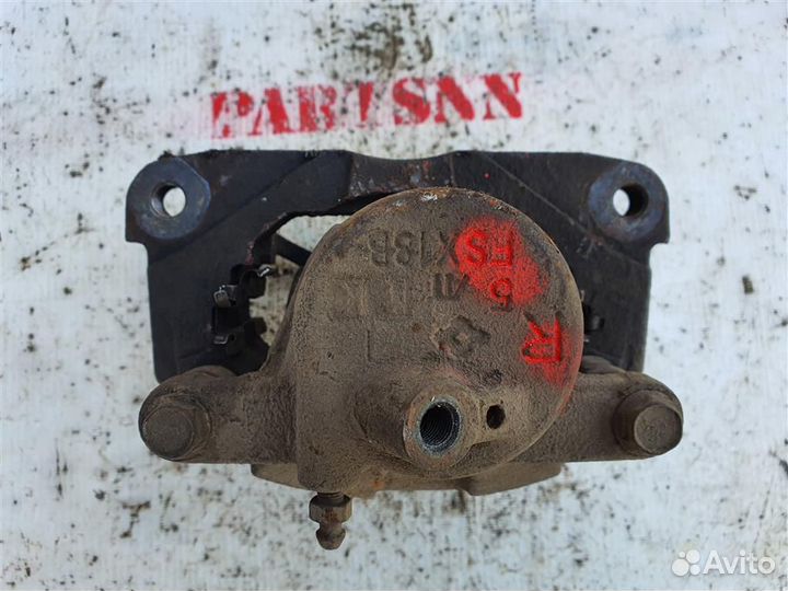 Суппорт передний правый Тойота Рав 4