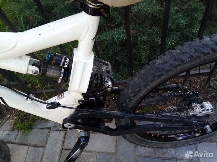 Велосипед commencal supreme