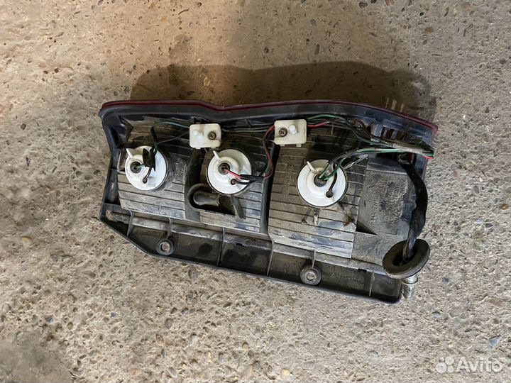 Задний левый стоп сигнал Mitsubishi Pareto Mini ll