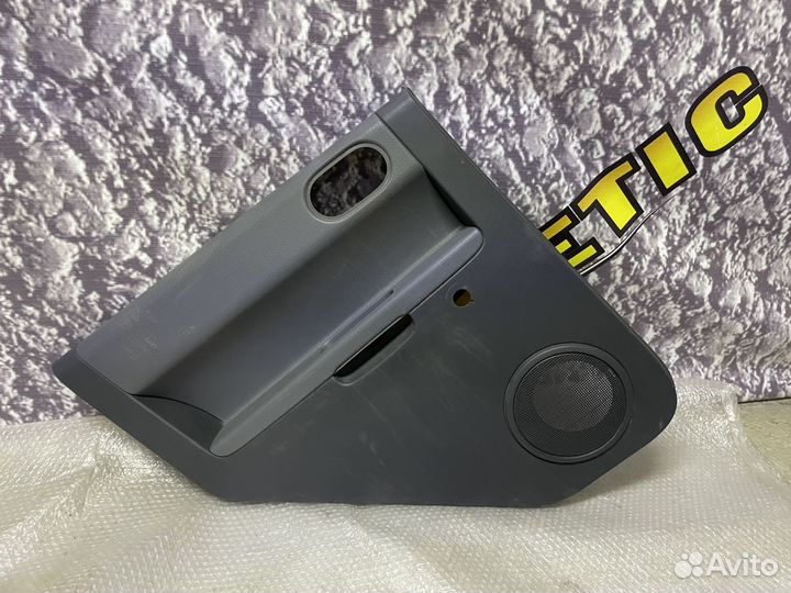 Обшивка задней левой двери Mitsubishi Colt Z3