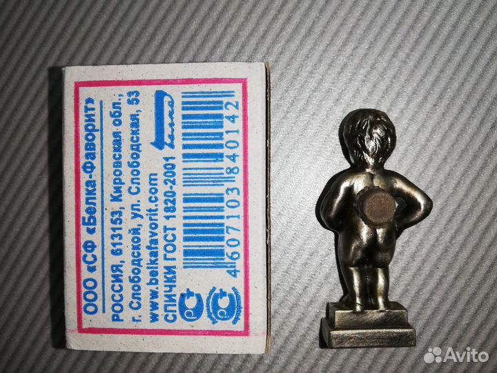 Брюссель писающий мальчик -магнит на холодильник