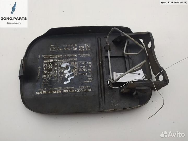 Лючок бака A2097500206 на Mercedes W209 (CLK)