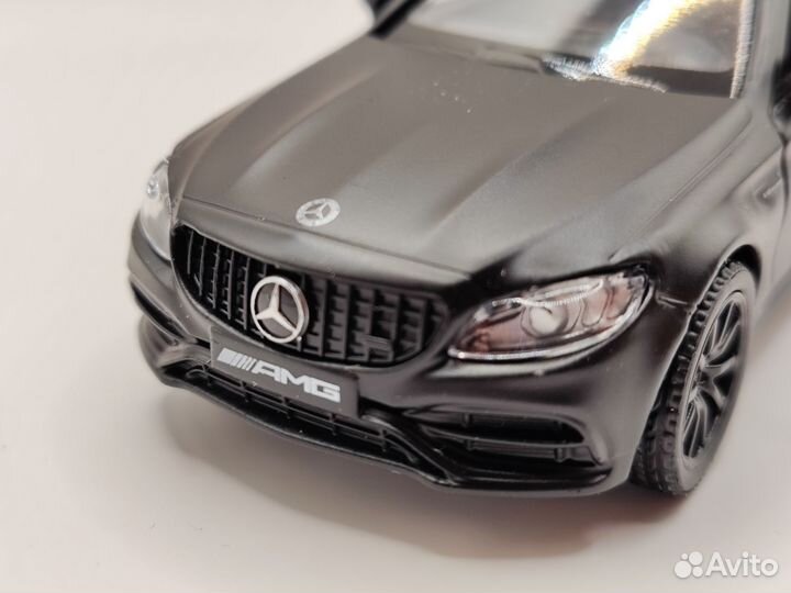 Модель автомобиля Mercedes - Benz C63S 1:32