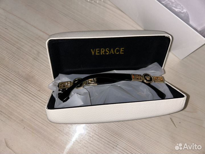 Солнцезащитные очки женские брендовые