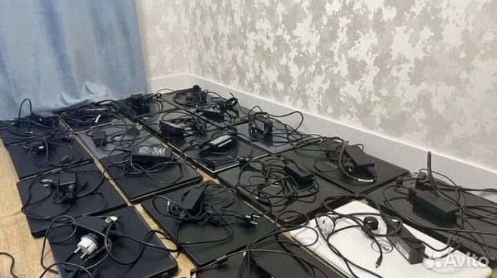 Ноутбуки с витрин и закрытых магазинов