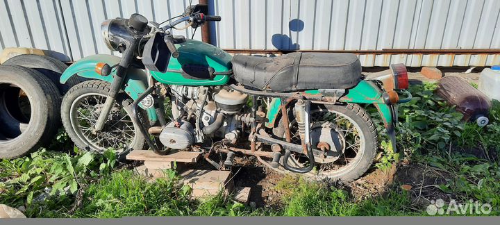 Мотоцикл Урал с коляской (имз-8.103-10)