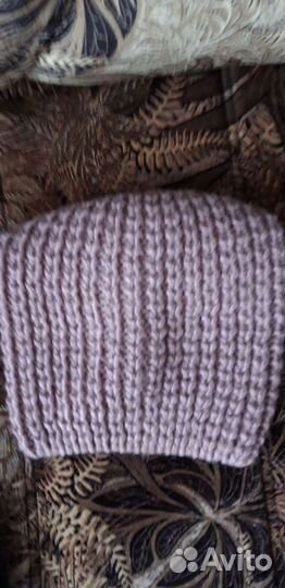 Две шапки женские