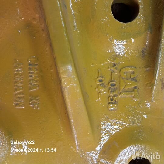 Бокорез ковша экскаватора CAT 7Y -0358 оригинал