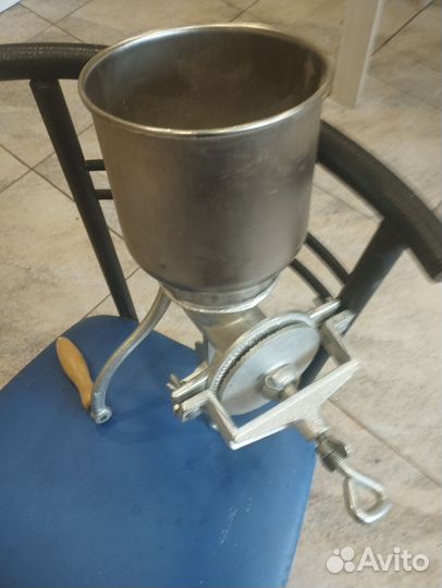 Крупорушка, зернодробилка