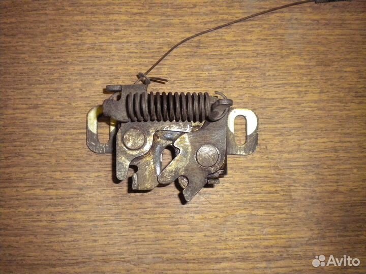 Замок капота москвич 412