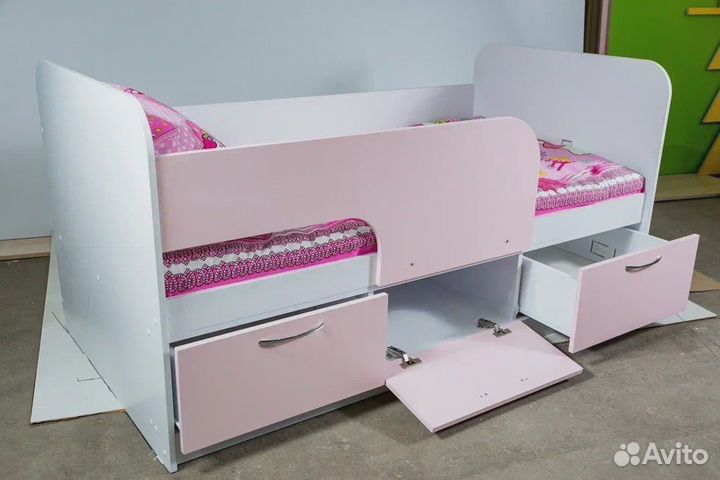 Детская кровать с бортиком