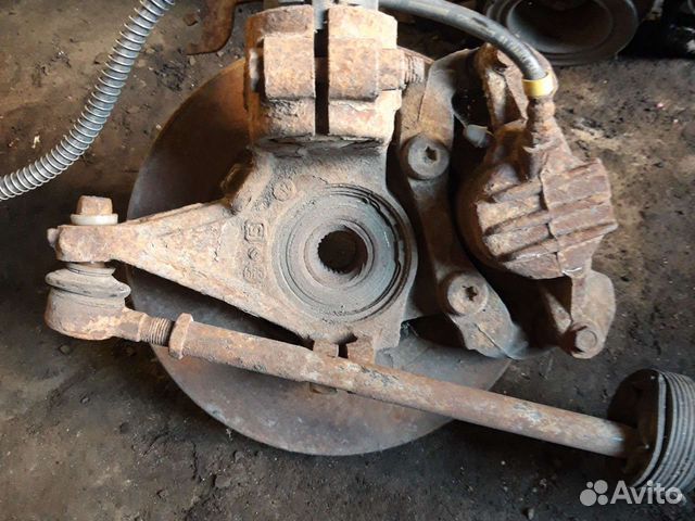 Кулак поворотный левый Peugeot Partner