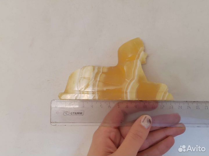 Сфинкс из камня. Оникс или Селенит