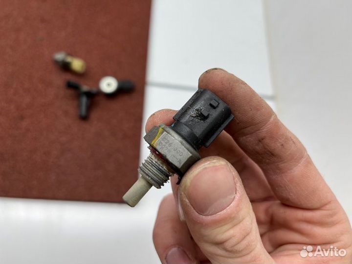 Датчик температуры охлаждающей жидкости Renault