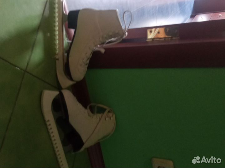 Коньки фигурные 35 размер