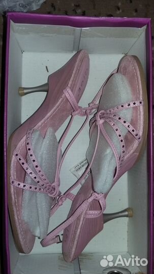 Открытые босоножки