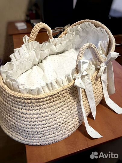 Вязаная люлька для новорожденного