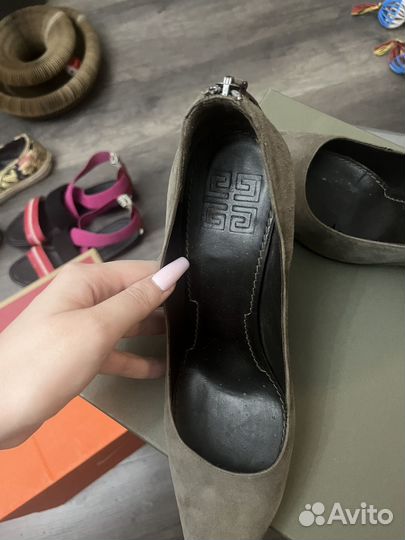 Туфли на каблуке