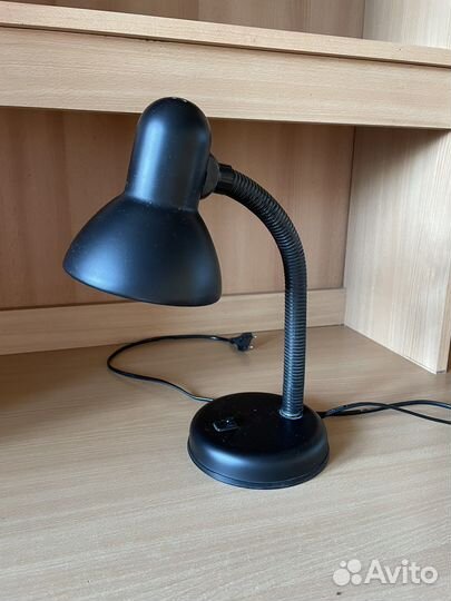 Настольная лампа