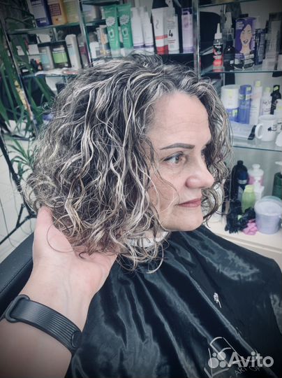 Стрижки, прически