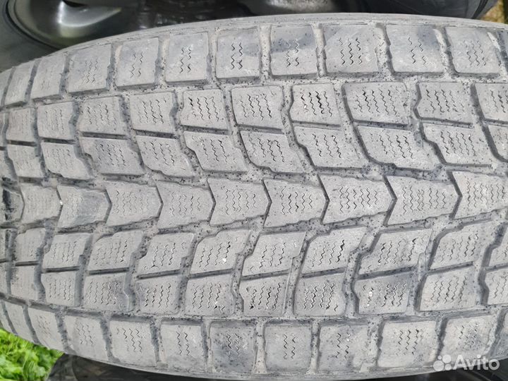 Bridgestone Blizzak DM-V1 275/70 R16