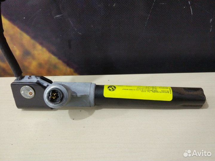 Замок ремня безопасности задний левый Bmw 530I E61