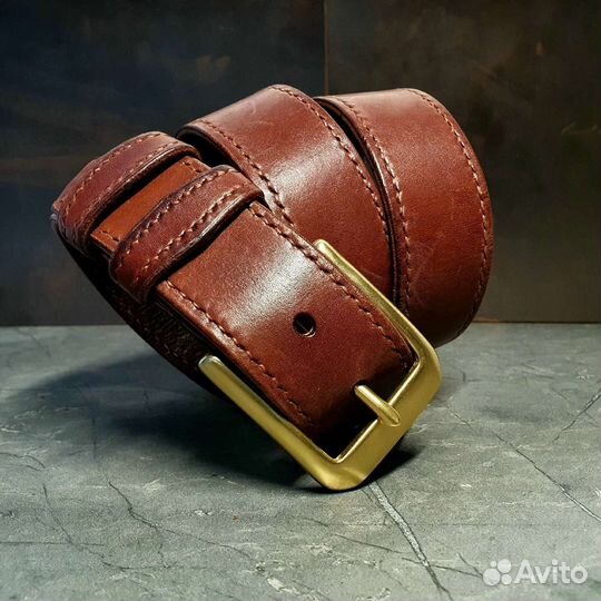 Мужской кожаный ремень коричневый
