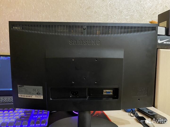 Монитор Samsung syncmaster e2220