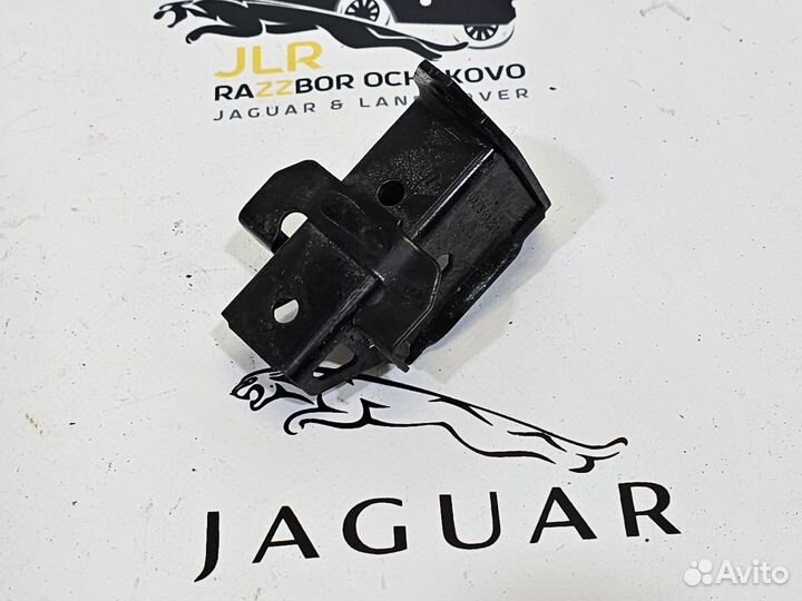 Кронштейн радиатора Jaguar F-Pace X761 2016- н.в