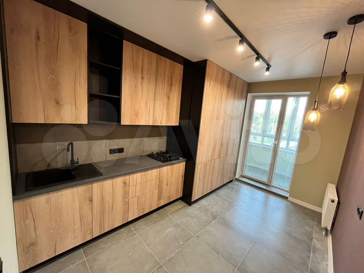 2-к. квартира, 64 м², 1/9 эт.