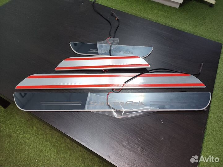 Hyundai Santa Fe накладки на дверные пороги