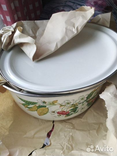 Кастрюля эмалиринованная