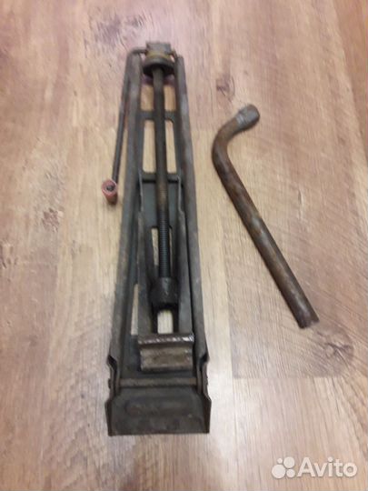 Домкрат винтовой VAG