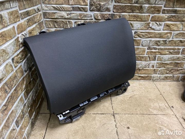 Бардачок Volvo Xc90 2 2.0 dizel 2017