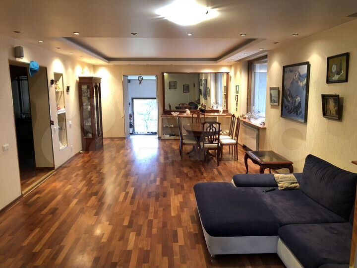 Дом 200 м² на участке 12 сот.