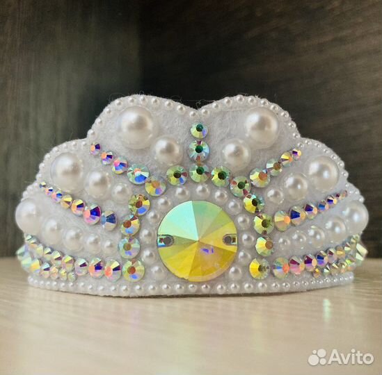 Украшение на пучок для художественной гимнастики