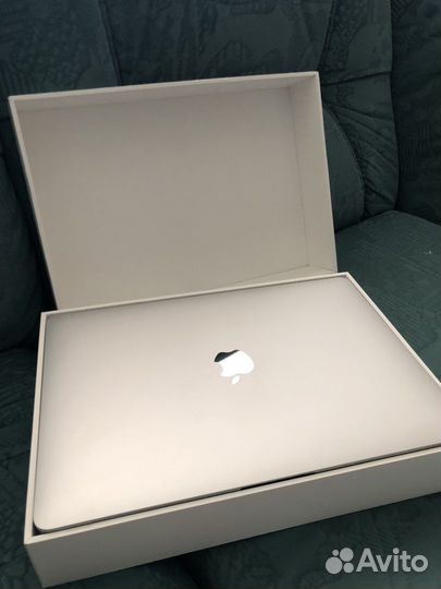 Apple MacBook