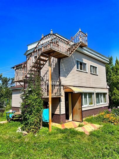 Дом 203 м² на участке 30 сот.