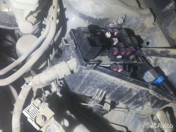 Блок предохранителей подкапотный Subaru Tribeca B9