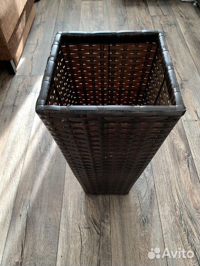 Кашпо из ротанга