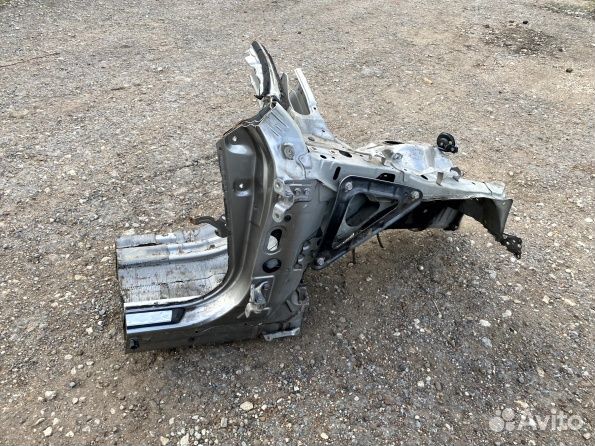 Четверть передняя правая Lexus IS/Лексус ас