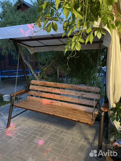 Садовые качели из дерева